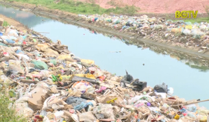 Ô nhiễm rác thải kênh Yên Lại