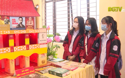 Ấn tượng không gian trưng bày sách, tư liệu, hiện vật lịch sử