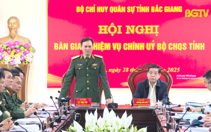Bàn giao nhiệm vụ Chính ủy Bộ Chỉ huy Quân sự tỉnh