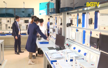 Ban hành chính sách đặc thù thu hút, hỗ trợ đào tạo nguồn nhân lực