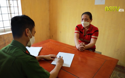 Bắt nữ quái U60 mua bán trái phép 2 "cây" heroin
