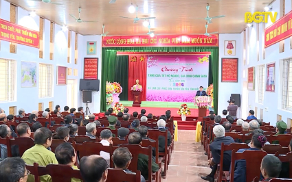 Bí thư Tỉnh ủy dự chương trình trao quà Tết tại Tân Yên