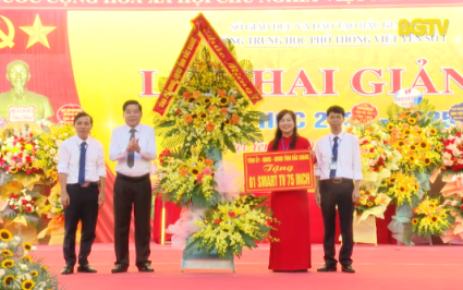 Bí thư Tỉnh ủy dự khai giảng tại trường THPT Việt Yên số 1
