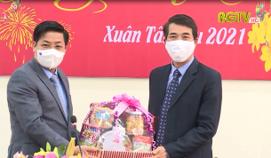 Bí thư tỉnh ủy thăm, động viên hoạt động ngân hàng