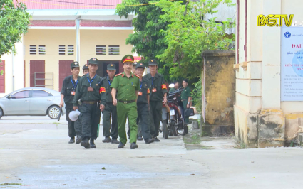 "Bộ đội cụ Hồ" trên mặt trận giữ bình yên xóm làng