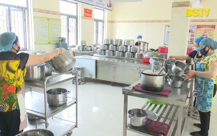 Cải thiện bữa ăn bán trú học đường  