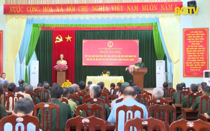Chủ tịch Hội Cựu chiến binh tỉnh tiếp xúc, đối thoại hội viên cựu chiến binh