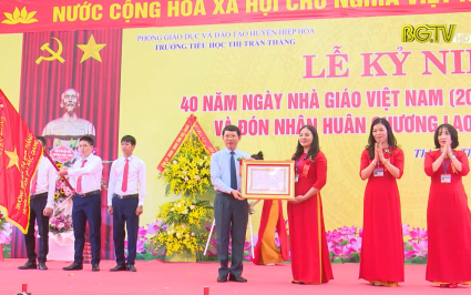 Chủ tịch tỉnh dự kỷ niệm ngày Nhà giáo Việt Nam tại Hiệp Hòa