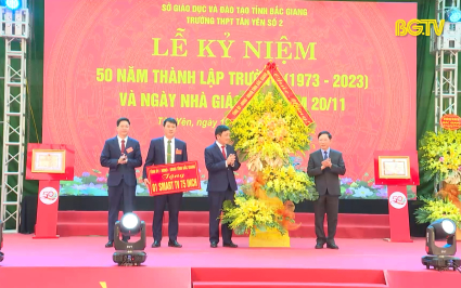 Chủ tịch UBND tỉnh dự kỷ niệm 50 năm thành lập Trường THPT Tân Yên số 2