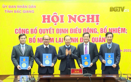 UBND tỉnh công bố các Quyết định bổ nhiệm, điều động cán bộ