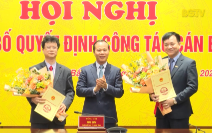 Công bố quyết định công tác cán bộ