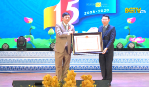 Công ty cổ phần xuất nhập khẩu Bắc Giang đón nhận Huân chương lao động hạng Nhì