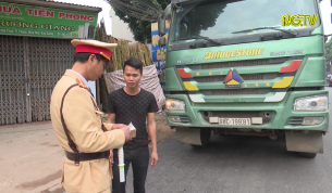 CSGT Hiệp Hòa thực hiện cao điểm đảm bảo trật tự ATGT