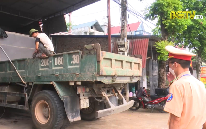 CSGT Hiệp Hòa thực hiện cao điểm đảm bảo trật tự giao thông
