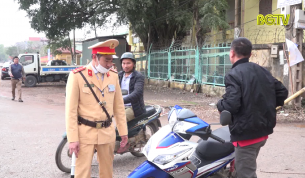CSGT Lạng Giang tăng cường xử lý tình trạng không đội mũ bảo hiểm