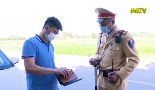 CSGT Lạng Giang tăng cường xử lý vi phạm tốc độ trong khu vực đông dân cư