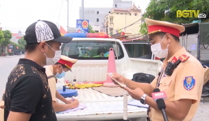 CSGT Việt Yên tăng cường thực hiện chuyên đề kiểm tra tải trọng phương tiện