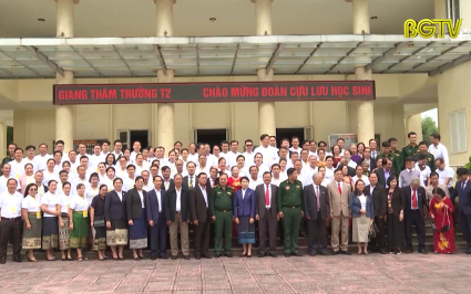Cựu học sinh Lào thăm và giao lưu tại Bắc Giang