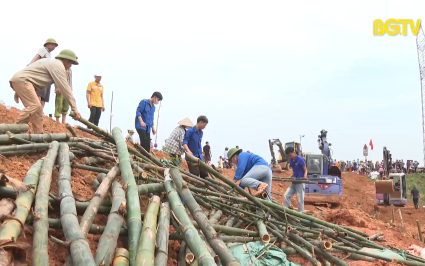 Trên 200 đội thanh niên tình nguyện tham gia khắc phục hậu quả bão, lũ