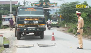 Đảm bảo trật tự giao thông trên các tuyến đê trong mùa mưa bão