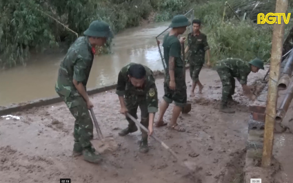 Dân tộc và phát triển: Sơn Động hỗ trợ đồng bào sau bão lũ