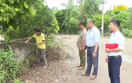 Dân vận khéo trong hiến đất làm đường