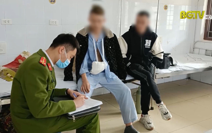 Dập nát bàn tay do pháo tự chế phát nổ