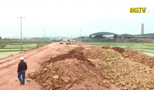 Đẩy nhanh cải tạo, nâng cấp Quốc lộ 17 - Tuyến giao thông huyết mạch