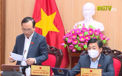ĐBQH Bắc Giang chất vấn về cung ứng xăng dầu và quản lý đất đai