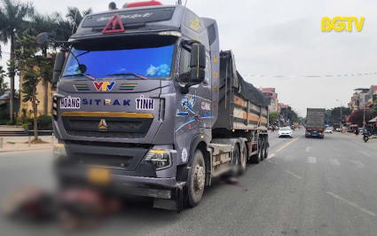 Cảnh báo người điều khiển phương tiện chuyển hướng không đảm bảo an toàn