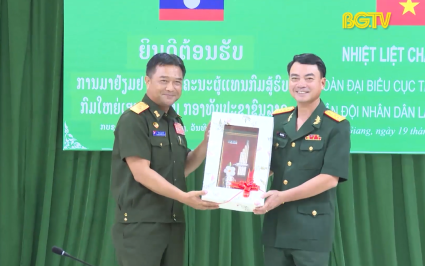 Đoàn Cục tác chiến, Bộ Tổng tham mưu, Quân đội nhân dân Lào làm việc với Bộ Chỉ huy quân sự tỉnh Bắc Giang