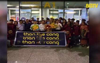 Đón học sinh đoạt huy chương đồng Olympic Vật lý châu Á