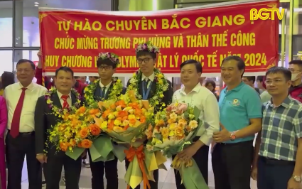 Gặp gỡ 2 học sinh đoạt huy chương vàng Olympic Vật lý quốc tế