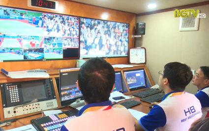Động viên ekip truyền hình trực tiếp Cầu lông SEA Games 31