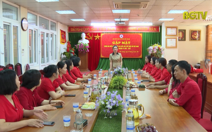 Gặp mặt đoàn đại biểu tỉnh dự Đại hội Hội chữ thập đỏ toàn quốc lần thứ XI
