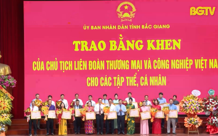 Gặp mặt, tôn vinh doanh nghiệp, doanh nhân tiêu biểu 