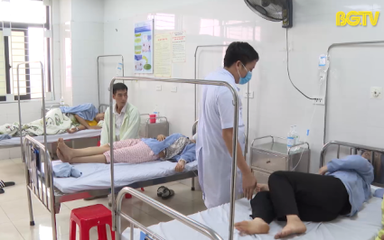 Hàng chục công nhân nhập viện nghi ngộ độc thực phẩm   
