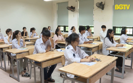Hơn 21,8 nghìn thí sinh bước vào ngày thi đầu kỳ thi tốt nghiệp THPT