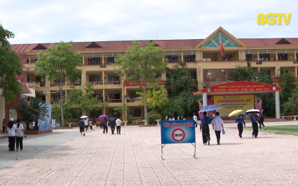 Hơn 28 nghìn thí sinh làm thủ tục dự thi vào lớp 10