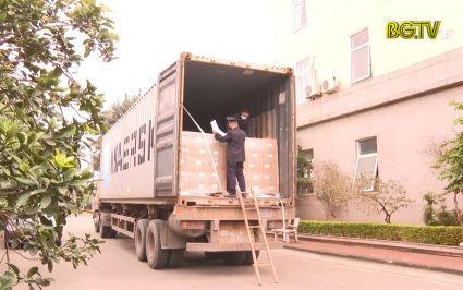 Hơn 327 triệu USD xuất, nhập khẩu dịp Tết 