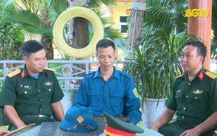 Khen thưởng dân quân tự vệ dũng cảm cứu người trong bão Yagi