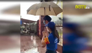 Kịp thời đưa một thí sinh ngủ quên đến phòng thi