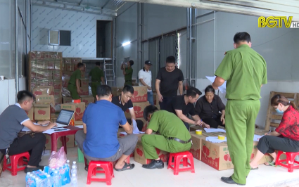 Làm rõ thủ đoạn của nhóm đối tượng tàng trữ hơn 6 tấn pháo nổ
