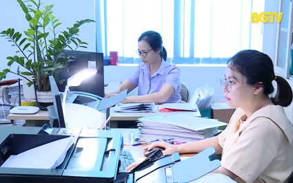 Làm việc xuyên nghỉ lễ - Không để tồn đọng hồ sơ 
