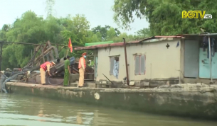 Lạng Giang: Tạm giữ hai tàu khai thác cát trái phép trên sông Thương