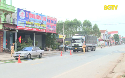 Lạng Giang: Xử lý nghiêm xe ô tô chở hàng quá khổ, quá tải