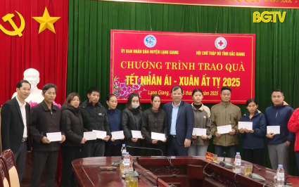 Lãnh đạo tỉnh, các đơn vị thăm, tặng quà Tết người có công, gia đình khó khăn