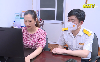 Ngành thuế khuyến khích người dân lấy hóa đơn khi mua hàng hóa
