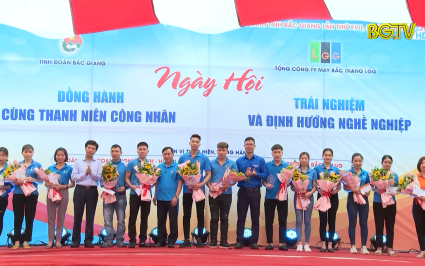 Ngày hội "Vững bước tương lai, tư vấn tuyển sinh và định hướng nghề nghiệp"