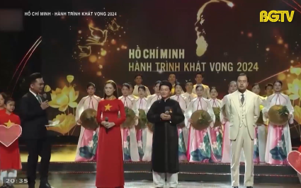 Nghệ nhân nhân dân Nguyễn Phú Hiệp được tôn vinh tại chương trình “Hồ Chí Minh - Hành trình khát vọng 2024”